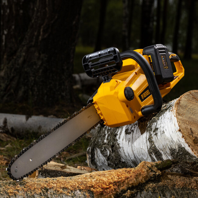 Цепная пила аккумуляторная бесщеточная RCS400-36, Li-ion, 36 В, 4 Ач, шина 400 мм Denzel в Ижевске