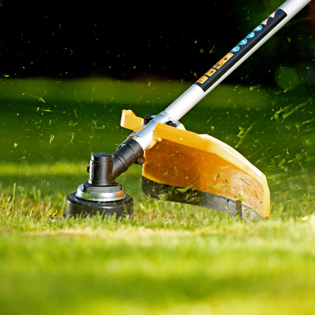 Триммер бензиновый DTL-52, 52 см3, неразъемная штанга, состоит из 2 частей Denzel в Ижевске Триммер бензиновый DTL-52, 52 см3, неразъемная штанга, состоит из 2 частей Denzel в Ижевске