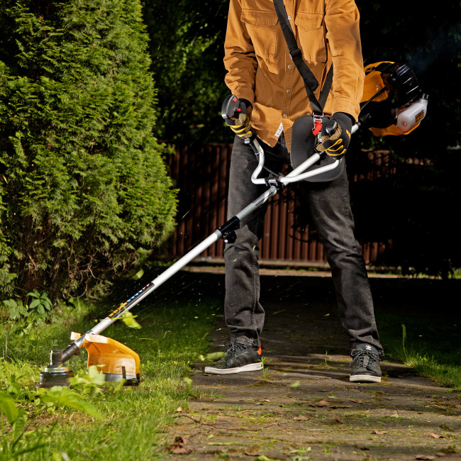 Триммер бензиновый DTL-52, 52 см3, неразъемная штанга, состоит из 2 частей Denzel в Ижевске Триммер бензиновый DTL-52, 52 см3, неразъемная штанга, состоит из 2 частей Denzel в Ижевске