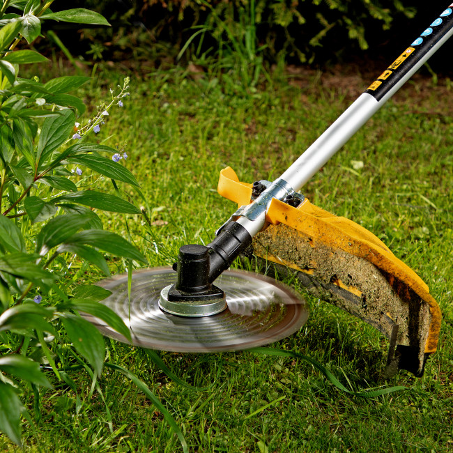 Триммер бензиновый DTL-52, 52 см3, неразъемная штанга, состоит из 2 частей Denzel в Ижевске Триммер бензиновый DTL-52, 52 см3, неразъемная штанга, состоит из 2 частей Denzel в Ижевске