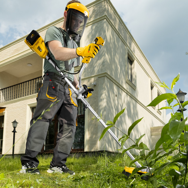 Триммер аккумуляторный бесщеточный CBC350-36, Li-ion, 36 В, 350 мм Denzel в Ижевске Триммер аккумуляторный бесщеточный CBC350-36, Li-ion, 36 В, 350 мм Denzel в Ижевске
