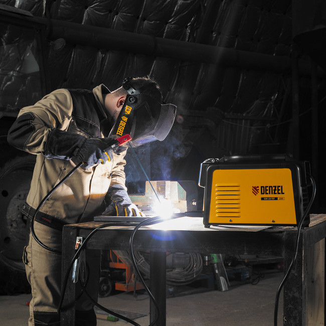 Аппарат инвертор. дуговой сварки SDM-220 Top, 220 А, ПВ 60% кейс Denzel в Ижевске Аппарат инвертор. дуговой сварки SDM-220 Top, 220 А, ПВ 60% кейс Denzel в Ижевске