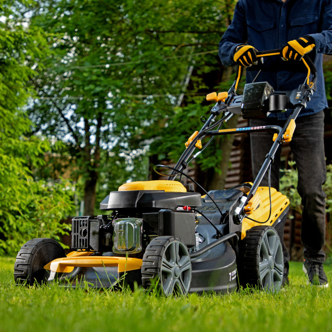 Газонокосилка бензиновая GLD-520SP-VE, 196 см3, ширина 52 см, привод, вариатор, электрический старт, 60 л Denzel в Ижевске Газонокосилка бензиновая GLD-520SP-VE, 196 см3, ширина 52 см, привод, вариатор, электрический старт, 60 л Denzel в Ижевске