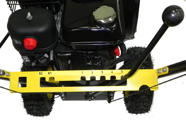 Снегоуборщик Huter SGC 4800E в Ижевске Снегоуборщик Huter SGC 4800E в Ижевске