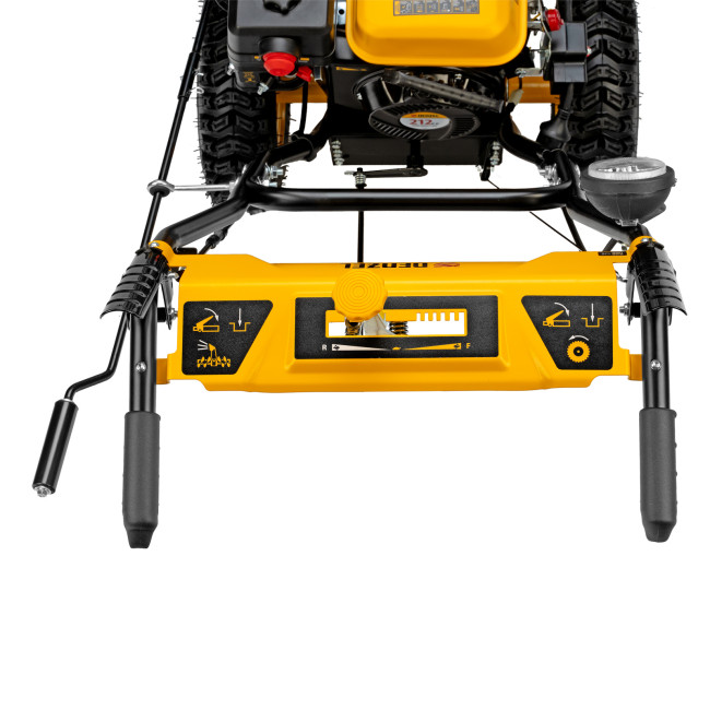 Бензиновая снегоуборочная машина SB 560 LP, 212 cc, электростартер, фара Denzel в Ижевске Бензиновая снегоуборочная машина SB 560 LP, 212 cc, электростартер, фара Denzel в Ижевске