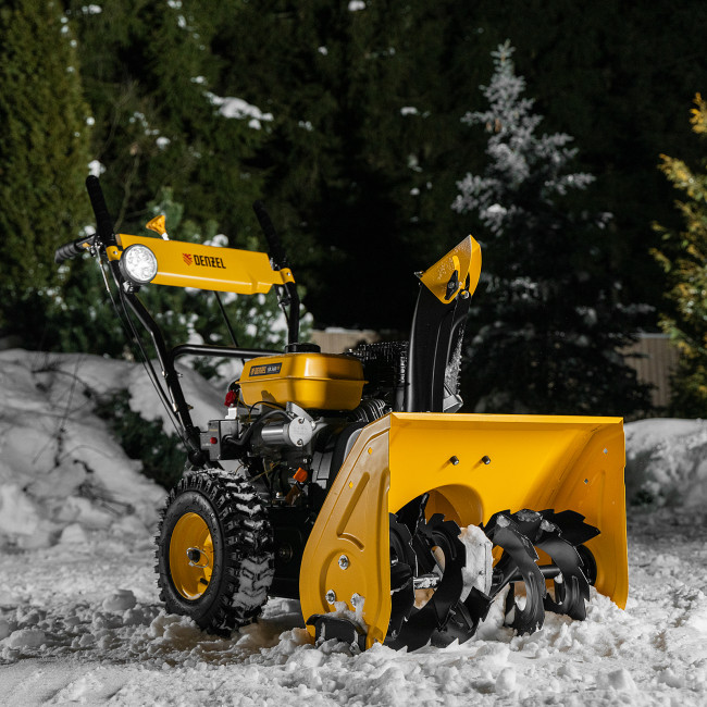 Бензиновая снегоуборочная машина SB 560 LP, 212 cc, электростартер, фара Denzel в Ижевске Бензиновая снегоуборочная машина SB 560 LP, 212 cc, электростартер, фара Denzel в Ижевске