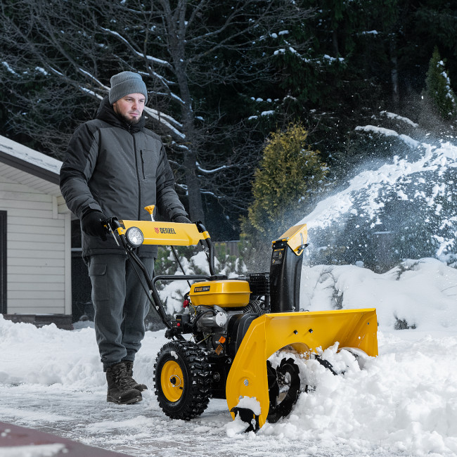 Бензиновая снегоуборочная машина SB 560 LP, 212 cc, электростартер, фара Denzel в Ижевске Бензиновая снегоуборочная машина SB 560 LP, 212 cc, электростартер, фара Denzel в Ижевске