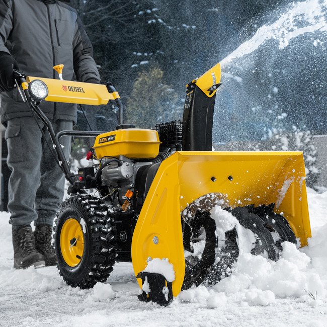 Бензиновая снегоуборочная машина SB 560 LP, 212 cc, электростартер, фара Denzel в Ижевске Бензиновая снегоуборочная машина SB 560 LP, 212 cc, электростартер, фара Denzel в Ижевске