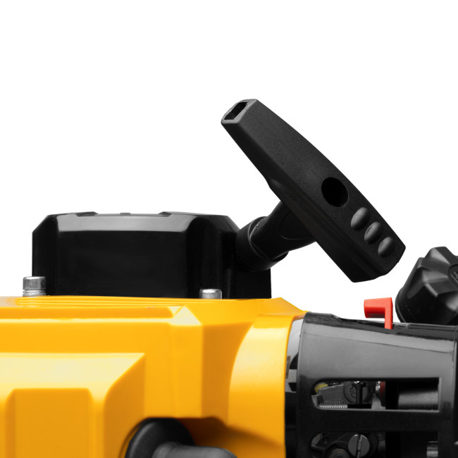 Триммер бензиновый DTS-33S, 33 см3, разъемная штанга, состоит из 2 частей Denzel в Ижевске Триммер бензиновый DTS-33S, 33 см3, разъемная штанга, состоит из 2 частей Denzel в Ижевске