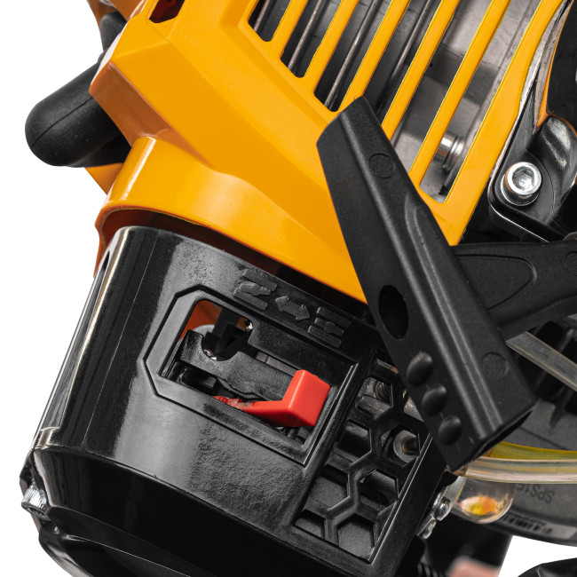 Триммер бензиновый DTS-43, 43 см3, неразъемная штанга, состоит из 2 частей Denzel в Ижевске Триммер бензиновый DTS-43, 43 см3, неразъемная штанга, состоит из 2 частей Denzel в Ижевске