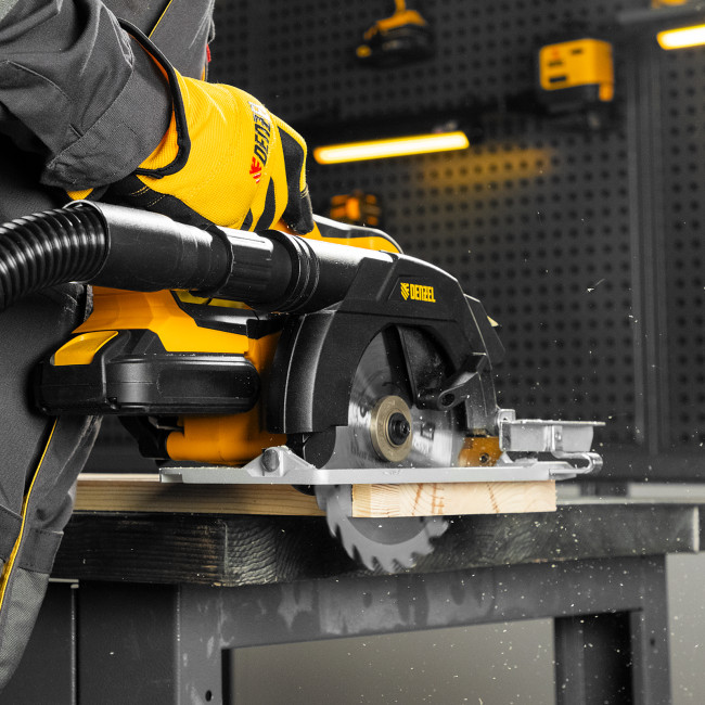 Пылесос строительный RVC20, 1400 Вт, бак 20 л, шланг 3 м, розетка с автосинхр. Denzel в Ижевске Пылесос строительный RVC20, 1400 Вт, бак 20 л, шланг 3 м, розетка с автосинхр. Denzel в Ижевске