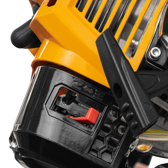 Триммер бензиновый DTS-43S, 43 см3, разъемная штанга, состоит из 2 частей Denzel в Ижевске Триммер бензиновый DTS-43S, 43 см3, разъемная штанга, состоит из 2 частей Denzel в Ижевске