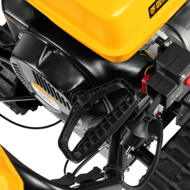 Бензиновая снегоуборочная машина SBL 711DT PRO, 420cc, гусеницы, эл.старт, блок. дифф. Denzel в Ижевске Бензиновая снегоуборочная машина SBL 711DT PRO, 420cc, гусеницы, эл.старт, блок. дифф. Denzel в Ижевске