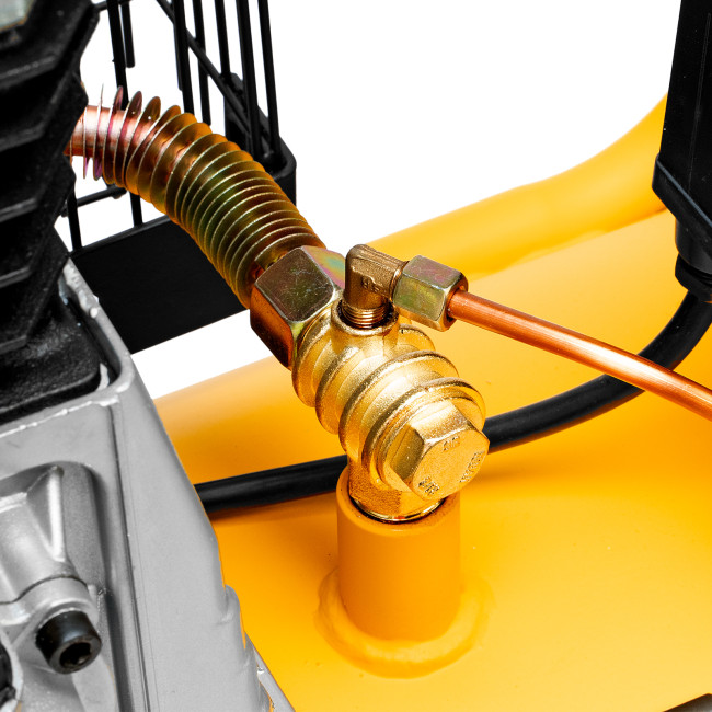 Компрессор воздушный BCI2300/100, ременный привод, 2.3 кВт, 100 литров, 400 л/мин Denzel в Ижевске