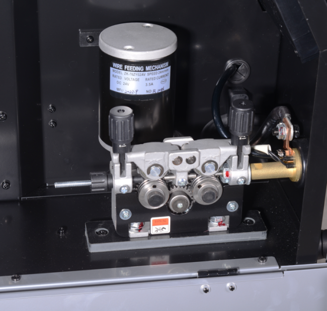 Сварочный полуавтомат Ресанта САИПА-350 ПРО (MIG/MAG) в Ижевске Сварочный полуавтомат Ресанта САИПА-350 ПРО (MIG/MAG) в Ижевске