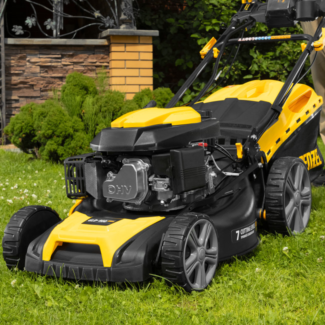 Газонокосилка бензиновая GLD-460SP-VE, 146 см3, шир. 46см, привод, вариатор, эл.старт, 60 л Denzel в Ижевске Газонокосилка бензиновая GLD-460SP-VE, 146 см3, шир. 46см, привод, вариатор, эл.старт, 60 л Denzel в Ижевске