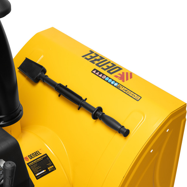 Бензиновая снегоуборочная машина SBM 610DT PRO, 212cc, гусеницы, эл.старт, блок. дифф. Denzel в Ижевске Бензиновая снегоуборочная машина SBM 610DT PRO, 212cc, гусеницы, эл.старт, блок. дифф. Denzel в Ижевске