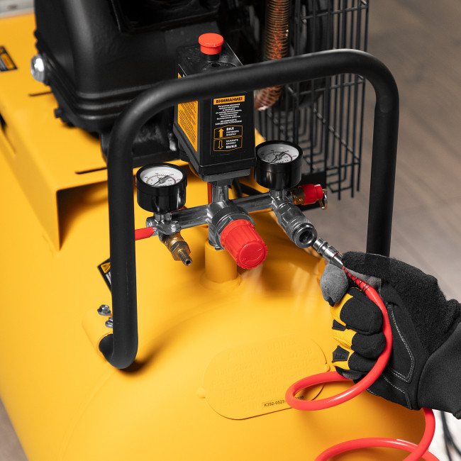 Компрессор воздушный BCV2200/100, ременный привод, 2.2 кВт, 100 литров, 370 л/мин Denzel в Ижевске