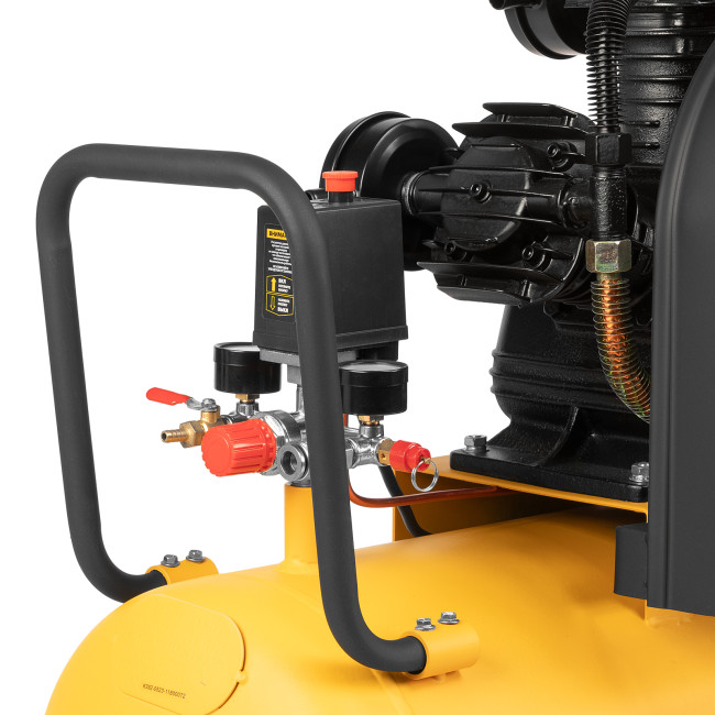 Компрессор воздушный BCW3000-T/100, ременный привод, 3.0 кВт, 100 литров, 520 л/мин Denzel в Ижевске