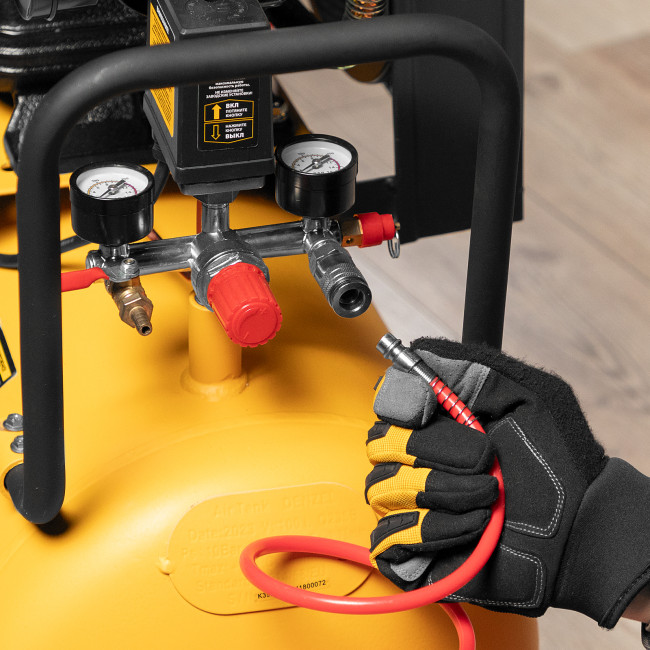 Компрессор воздушный BCW3000-T/100, ременный привод, 3.0 кВт, 100 литров, 520 л/мин Denzel в Ижевске