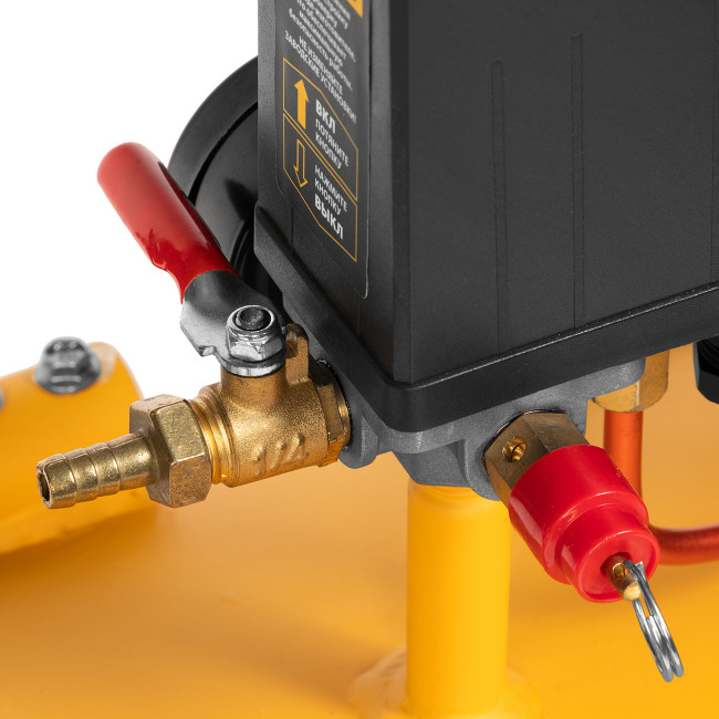 Компрессор воздушный BCI3000-T/200, ременный привод , 3.0 кВт, 200 литров, 530 л/мин Denzel в Ижевске