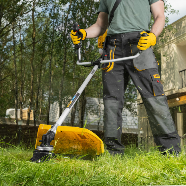 Триммер бензиновый DTL-33, 33 см3, неразъемная штанга Denzel в Ижевске Триммер бензиновый DTL-33, 33 см3, неразъемная штанга Denzel в Ижевске