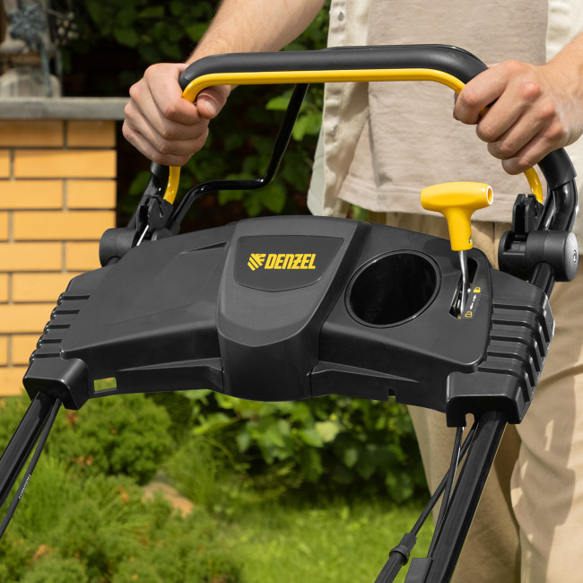 Бензиновая газонокосилка GLT-460SP-T, Trike 149 см3, 46 см, привод, панель, 60л Denzel в Ижевске Бензиновая газонокосилка GLT-460SP-T, Trike 149 см3, 46 см, привод, панель, 60л Denzel в Ижевске