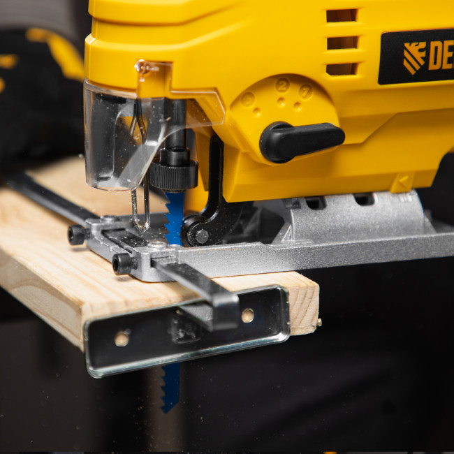 Лобзик электрический JS-80, 650 Вт, 80 мм Denzel в Ижевске Лобзик электрический JS-80, 650 Вт, 80 мм Denzel в Ижевске