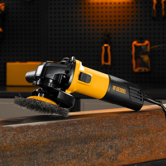 Машина шлифовальная угловая AG125-1100, 1100 Вт, 125 мм, 3000-11000 об/мин Denzel в Ижевске Машина шлифовальная угловая AG125-1100, 1100 Вт, 125 мм, 3000-11000 об/мин Denzel в Ижевске