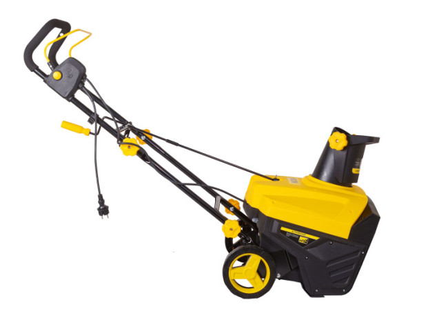 Снегоуборщик электрический Huter SGC 2500EL в Ижевске Снегоуборщик электрический Huter SGC 2500EL в Ижевске