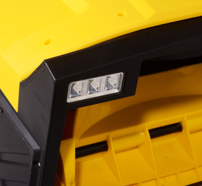 Снегоуборщик электрический Huter SGC 2500EL в Ижевске Снегоуборщик электрический Huter SGC 2500EL в Ижевске