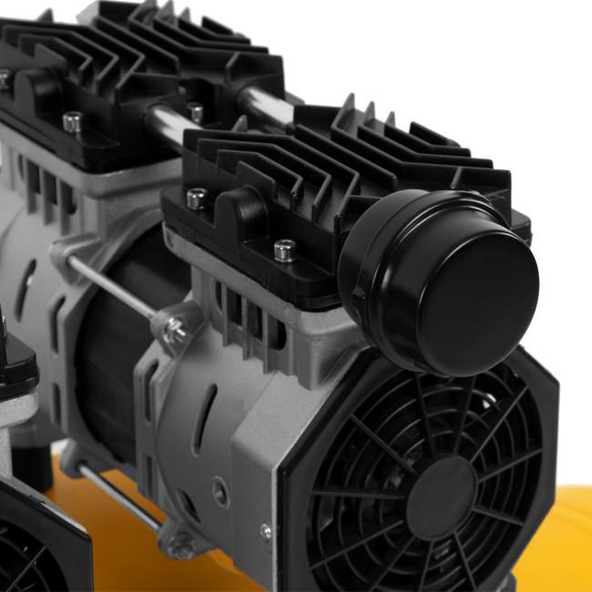 Компрессор безмасляный, малошумный DLS 1800/100,1800 Вт, 3x600, 100 л, 345 л/мин Denzel в Ижевске