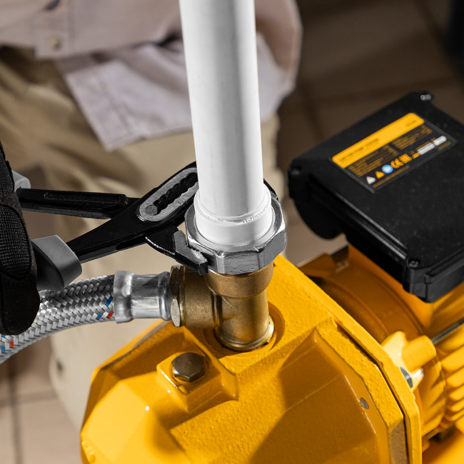 Насосная станция эжекторная PSD800C, 800 Вт, 2400 л/ч, ресивер 24 л, всасывание 20 м Denzel в Ижевске