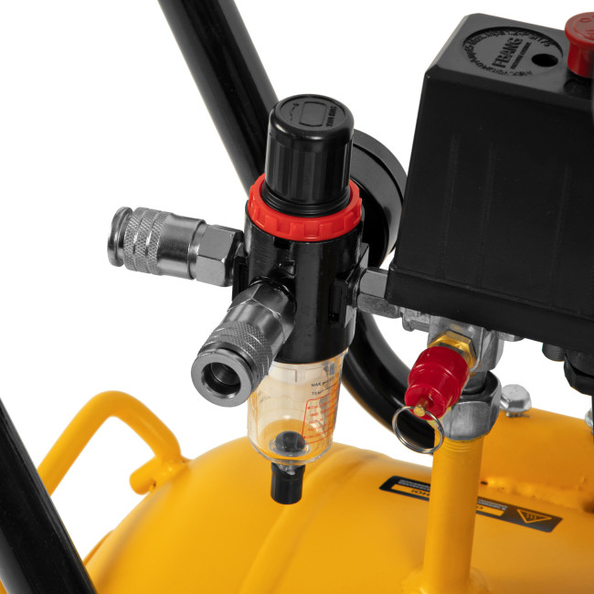 Компрессор безмасляный, малошумный  DLS 2250/100, 2250 Вт, 3x750, 100 л, 410 л/мин блок управления/ Denzel в Ижевске