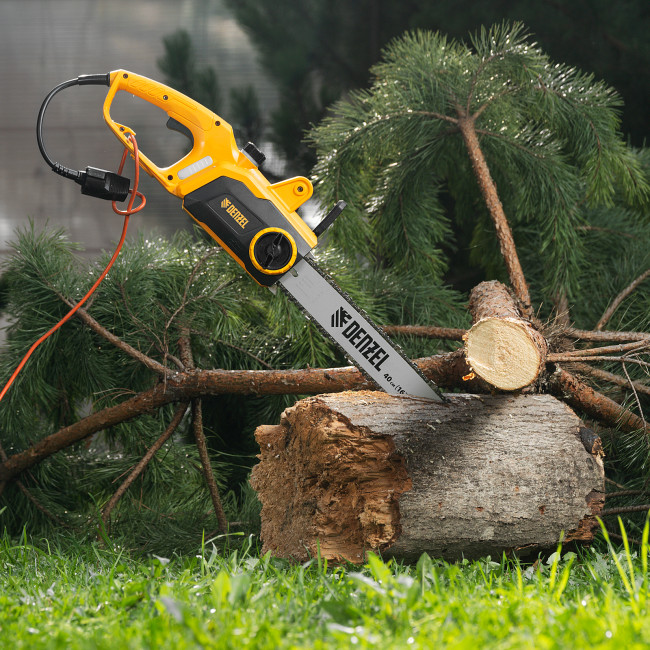 Пила цепная электрическая EDS-2000P, 2 кВт,поперечная, шина 40 см, шаг 3/8, паз 1.3 мм, 57 звеньев Denzel в Ижевске