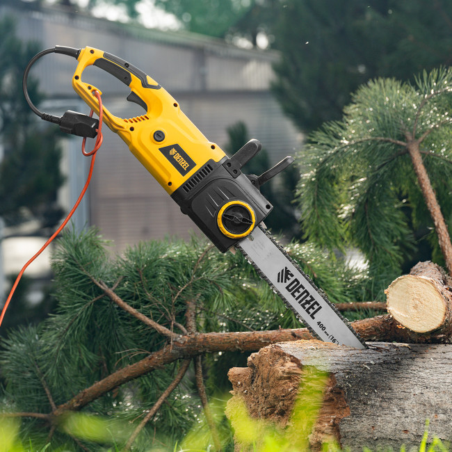 Пила цепная электрическая EDS-2000, 2 кВт,продольная, шина 40 см, шаг 3/8, паз 1.3 мм, 56 звеньев Denzel в Ижевске