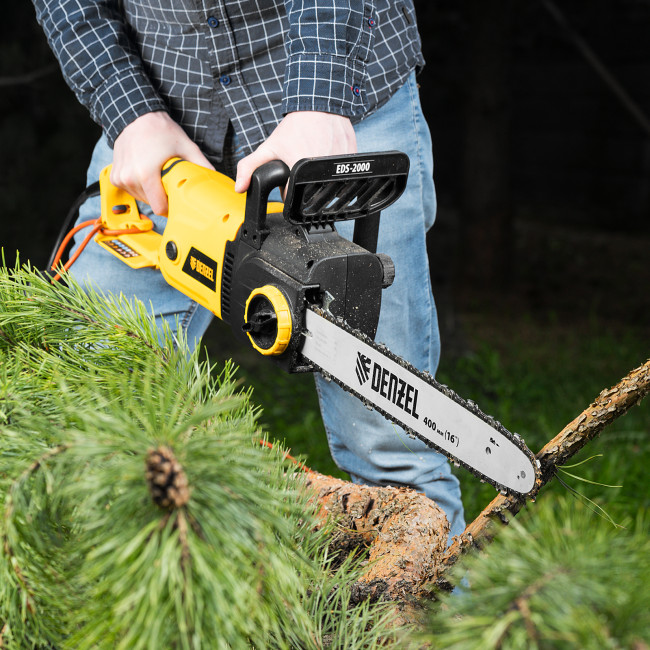 Пила цепная электрическая EDS-2000, 2 кВт,продольная, шина 40 см, шаг 3/8, паз 1.3 мм, 56 звеньев Denzel в Ижевске