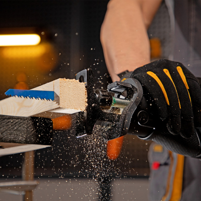 Пила сабельная аккумуляторная бесщет BRC-120, 18В Li-Ion Denzel в Ижевске Пила сабельная аккумуляторная бесщет BRC-120, 18В Li-Ion Denzel в Ижевске