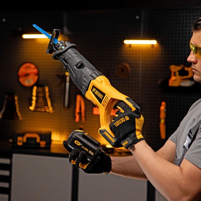 Пила сабельная аккумуляторная бесщет BRC-120, 18В Li-Ion Denzel в Ижевске Пила сабельная аккумуляторная бесщет BRC-120, 18В Li-Ion Denzel в Ижевске