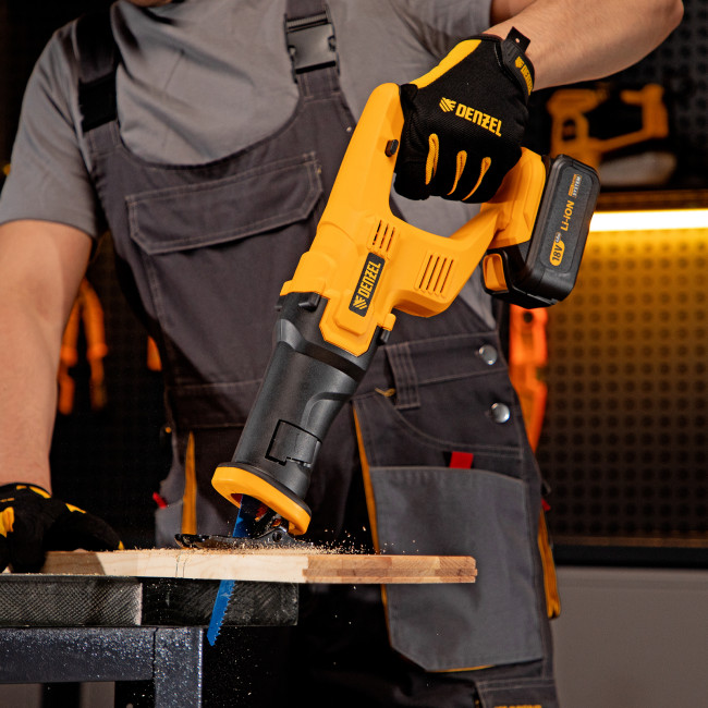 Пила сабельная аккумуляторная CRC-115, 18В Li-Ion Denzel в Ижевске