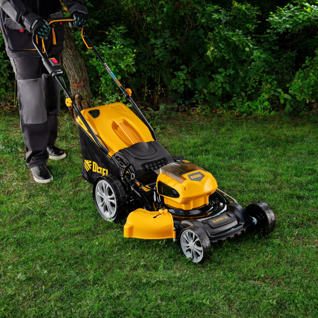 Газонокосилка аккумуляторная бесщеточная RLM450-36, Li-ion, 36 В, 4 Ач, 450 мм, травосборник 40 л Denzel в Ижевске Газонокосилка аккумуляторная бесщеточная RLM450-36, Li-ion, 36 В, 4 Ач, 450 мм, травосборник 40 л Denzel в Ижевске