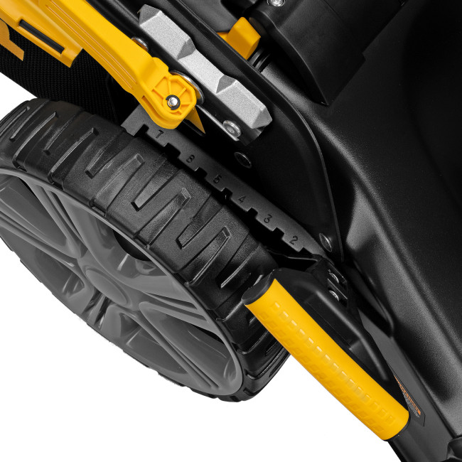 Газонокосилка бензиновая GLD-520SP, 196 куб.см, ширина 52 см, привод, 7 уровней,травосборник 60 л Denzel в Ижевске Газонокосилка бензиновая GLD-520SP, 196 куб.см, ширина 52 см, привод, 7 уровней,травосборник 60 л Denzel в Ижевске