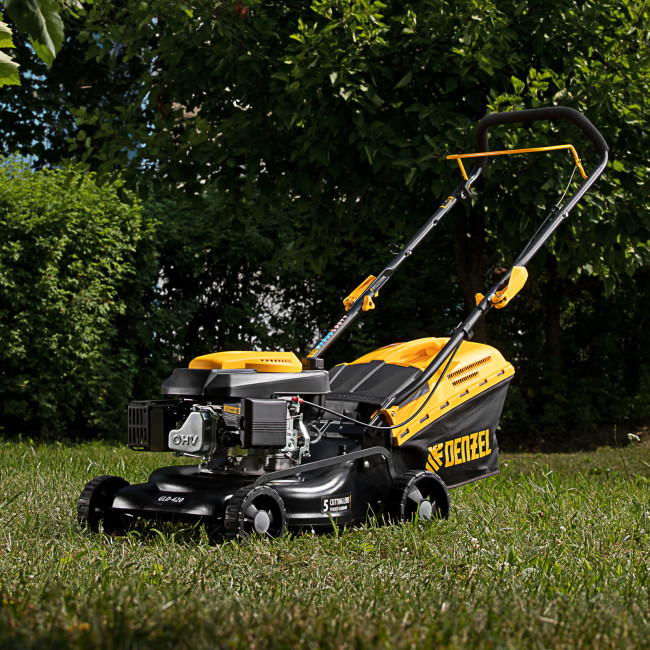 Газонокосилка бензиновая GLD-420, 146 см3, ширина 42 см, 40 л Denzel в Ижевске Газонокосилка бензиновая GLD-420, 146 см3, ширина 42 см, 40 л Denzel в Ижевске