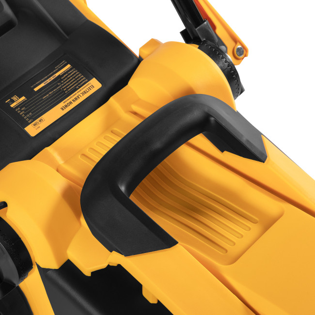 Газонокосилка электрическая GM-1200, 1200 Вт, ширина 32 см, 3 уровня, травосборник 25 л. Denzel в Ижевске Газонокосилка электрическая GM-1200, 1200 Вт, ширина 32 см, 3 уровня, травосборник 25 л. Denzel в Ижевске