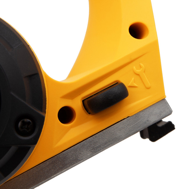 Рубанок электрический EP-82, 720 Вт, 82 мм Denzel в Ижевске Рубанок электрический EP-82, 720 Вт, 82 мм Denzel в Ижевске