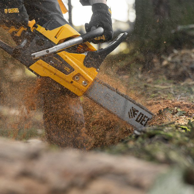 Пила цепная бензиновая DS-5218, шина 45 см, 52 см3, 3 л.с, шаг 0,325, паз 1,5 мм, 72 звена Denzel в Ижевске