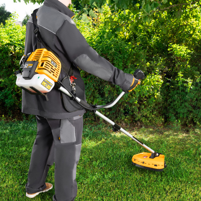 Триммер бензиновый DT 52S, 52 см3, 3 л. с, разъемная штанга, состоит из 2 частей Denzel в Ижевске