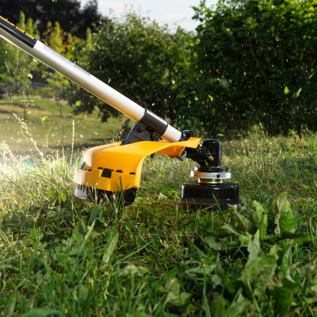 Триммер бензиновый DT 52S, 52 см3, 3 л. с, разъемная штанга, состоит из 2 частей Denzel в Ижевске