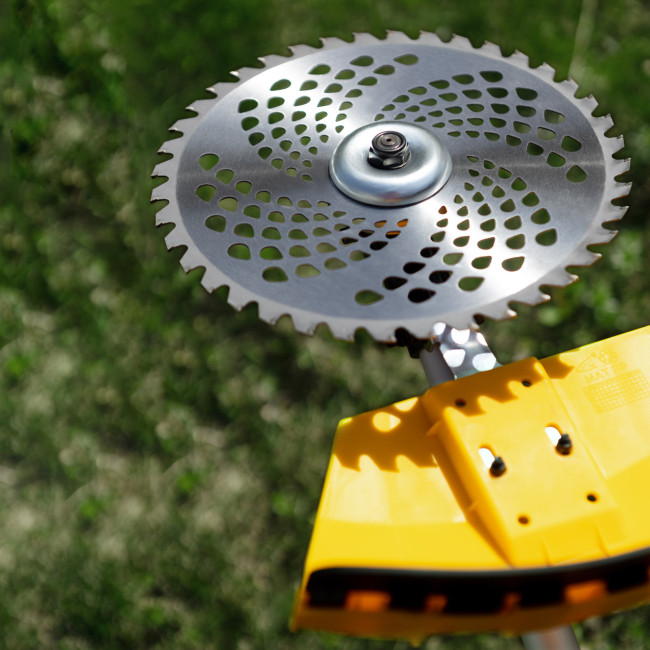 Триммер бензиновый DGT 330, 33 см3, 1.8 л. с, неразъемная штанга, состоит из 2 частей Denzel в Ижевске Триммер бензиновый DGT 330, 33 см3, 1.8 л. с, неразъемная штанга, состоит из 2 частей Denzel в Ижевске