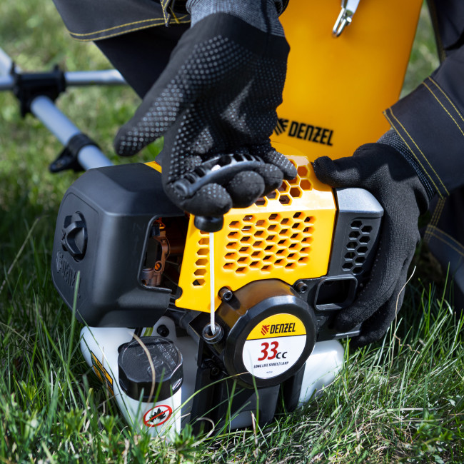 Триммер бензиновый DGT 330, 33 см3, 1.8 л. с, неразъемная штанга, состоит из 2 частей Denzel в Ижевске Триммер бензиновый DGT 330, 33 см3, 1.8 л. с, неразъемная штанга, состоит из 2 частей Denzel в Ижевске